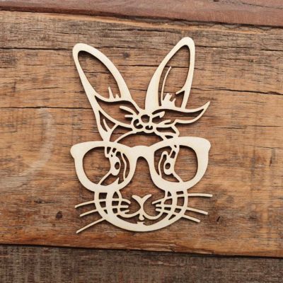 Carton bois lapine à lunettes